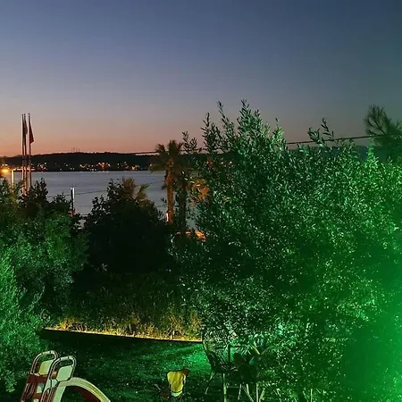 Deniz Ve Doga Ic Ice Tatil Sefa Camlik Hébergement de vacances *