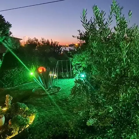 Deniz Ve Doga Ic Ice Tatil Sefa Camlik Ayvalı