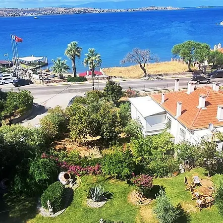 Deniz Ve Doga Ic Ice Tatil Sefa Camlik